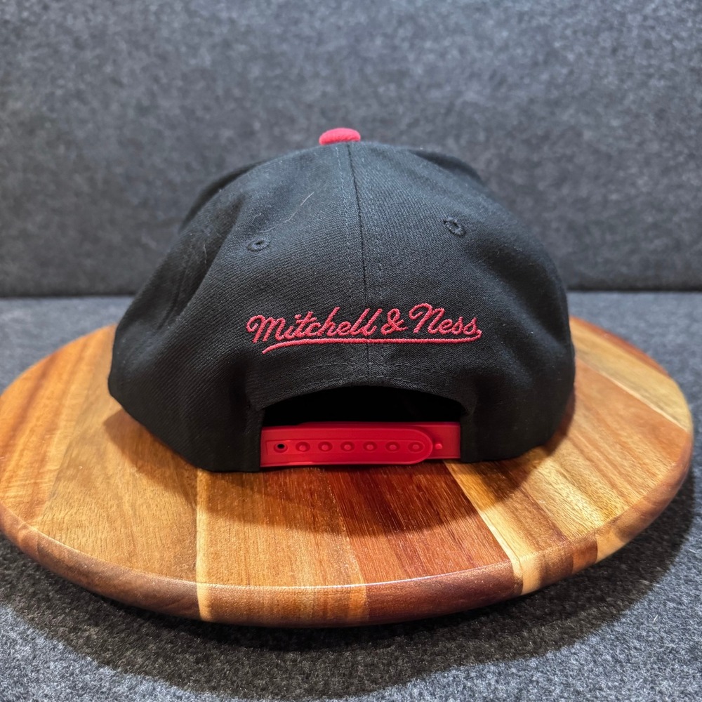 Mitchell & Ness Atlanta Hawks NBA Basic Snapback … - image 4